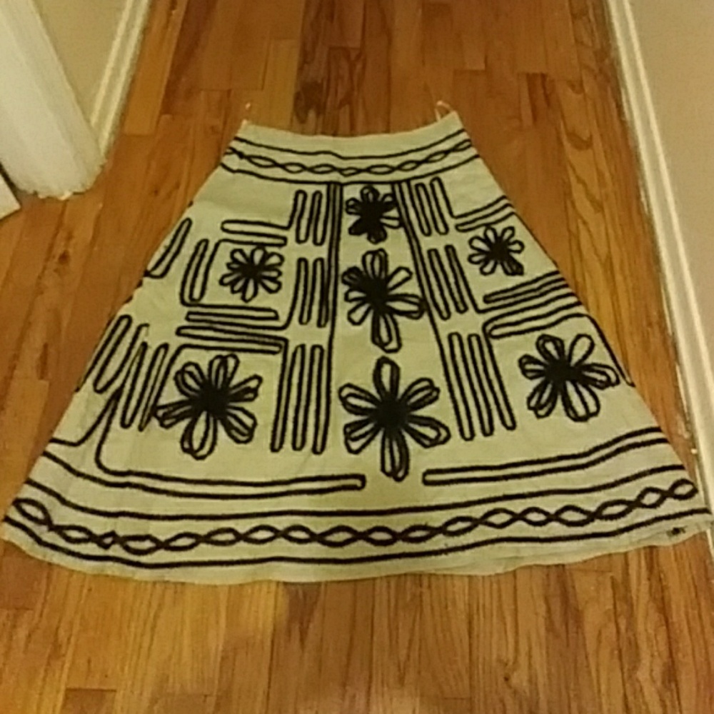 Carole Little 100% linen - tan and black skirt